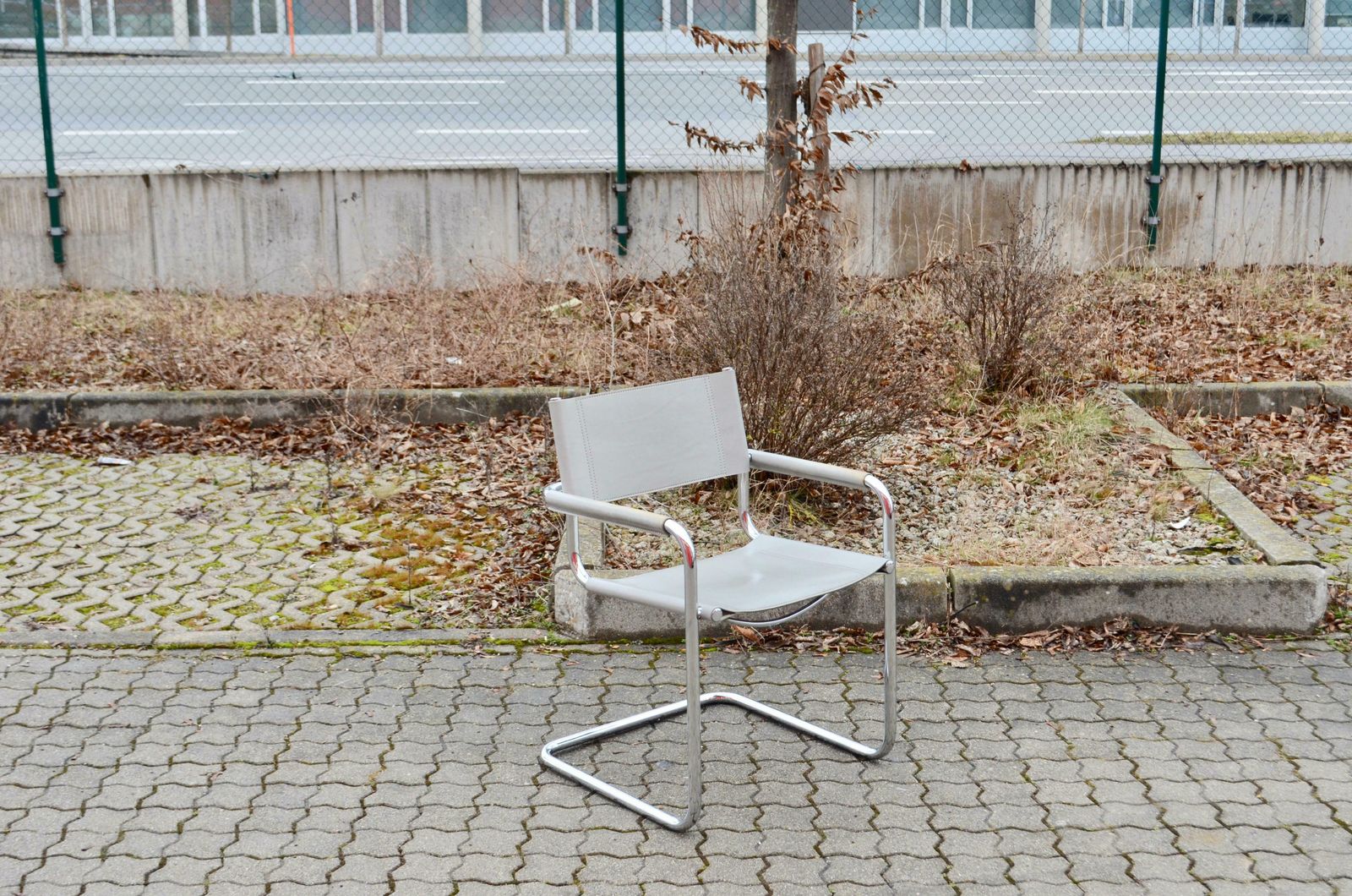 Vintage Italy Light Grey Leather Dining Chairs Armchairs Cantilever Set Of 4 photo vinterior