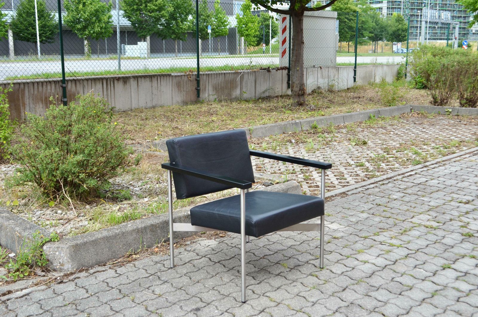 Hans Gugelot Minimalist Leather Lounge Chair Gs1076 Armchair Habit photo 2644.0