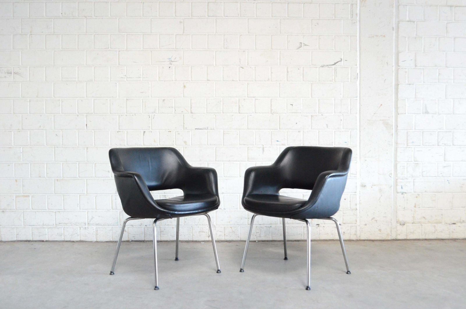 Olli Mannermaa Pair Of Leather Kilta Chair By Eugen Schmidt & Cassina Martela photo furniture