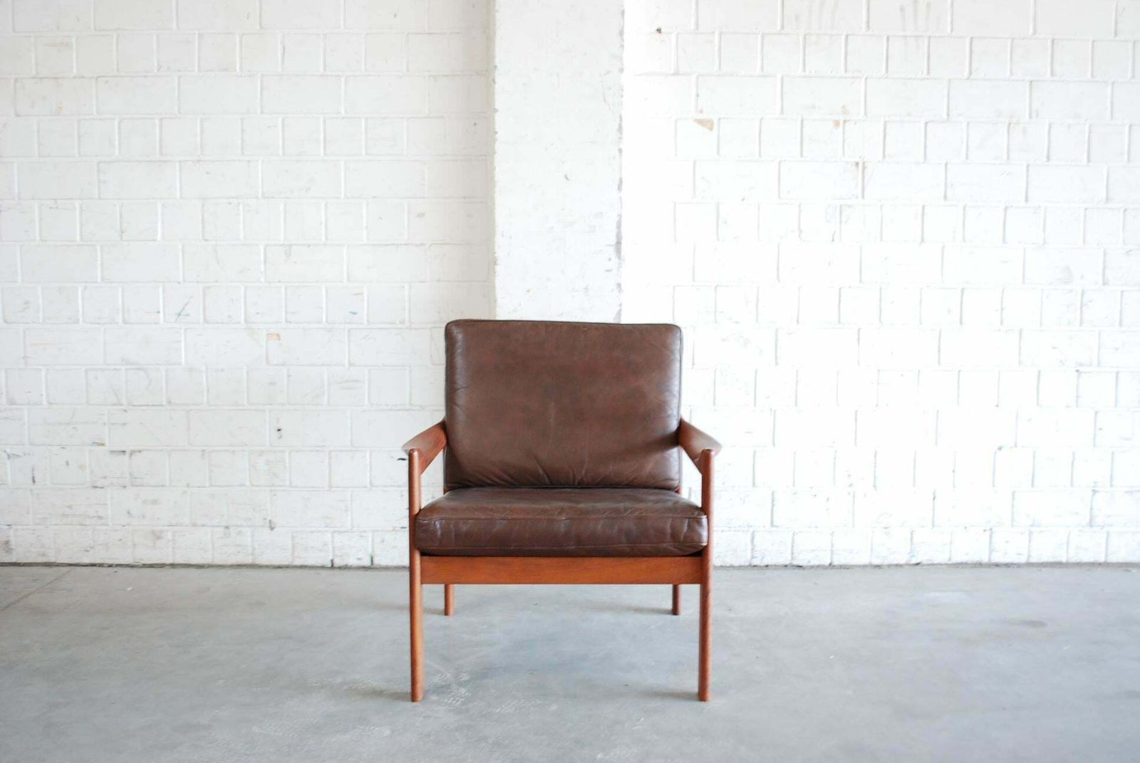 Illum Wikkelsø Leather Armchair Chair Brown Niels Eilersen photo buy