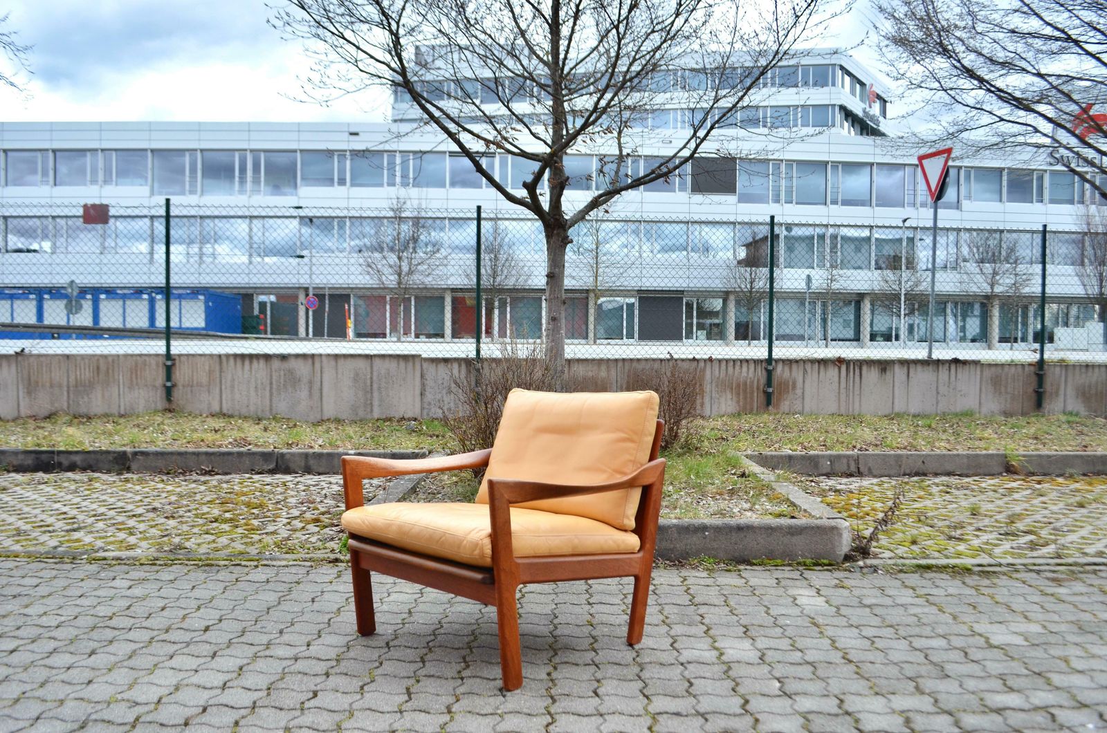 Illum Wikkelsø Wikkelsoe Leather Teak Armchair Chair Ocher Niels Eilersen 1 Of 3 photo furniture