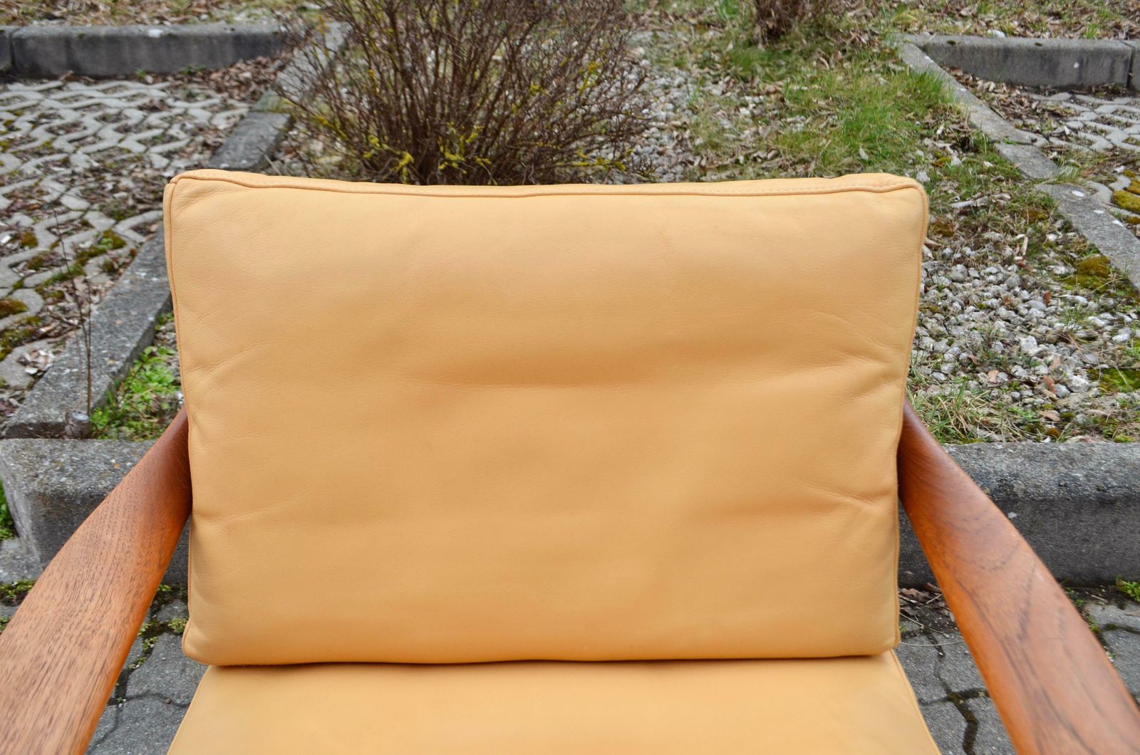 photo vinterior Illum Wikkelsø Wikkelsoe Leather Teak Armchair Chair Ocher Niels Eilersen 1 Of 3