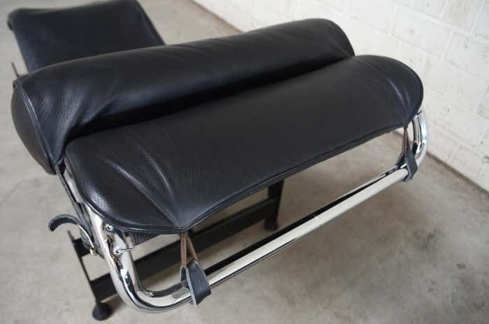 Le Corbusier Lc4 Black Leather Chaise Chaise Longue By Cassina photo vintage