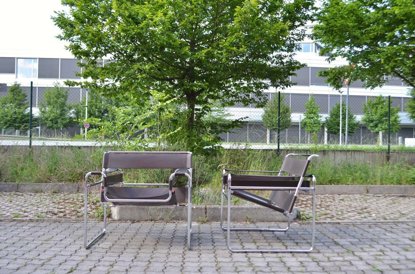 Gavina Wassily Chair B3 Design By Marcel Breuer Dark Brown Saddle Leather photo furniture