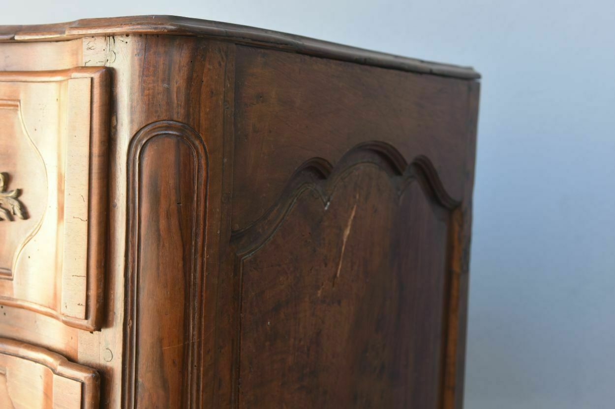 photo furniture Louis XV Crossbow Chest Of Drawers In Walnut, 18th Century,