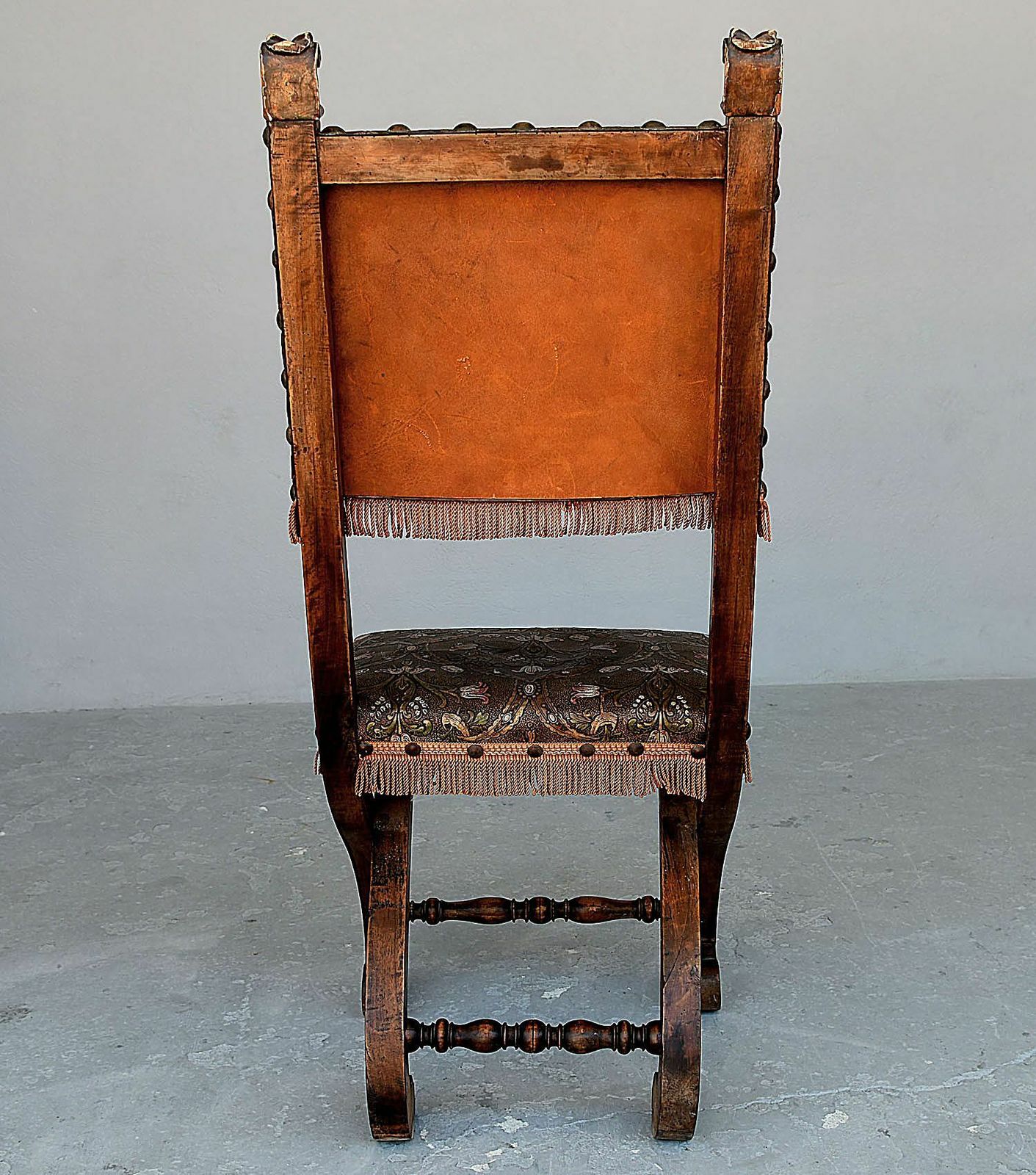 Renaissance Walnut And Leather Style Lounge In Cordoba photo furniture