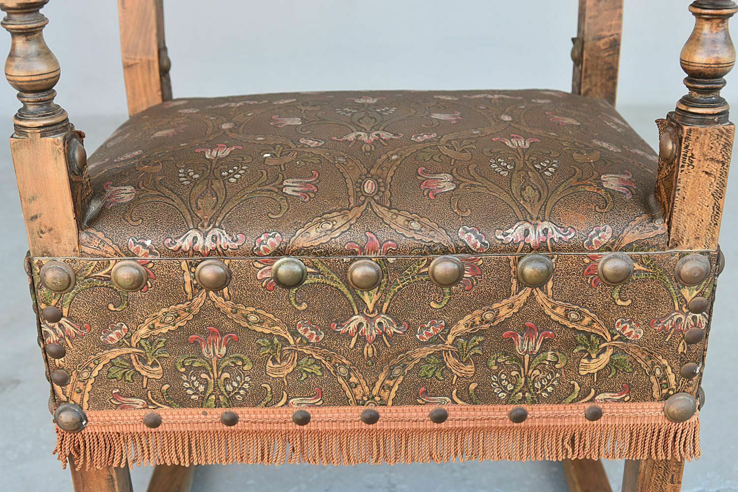 Renaissance Walnut And Leather Style Lounge In Cordoba photo vintage