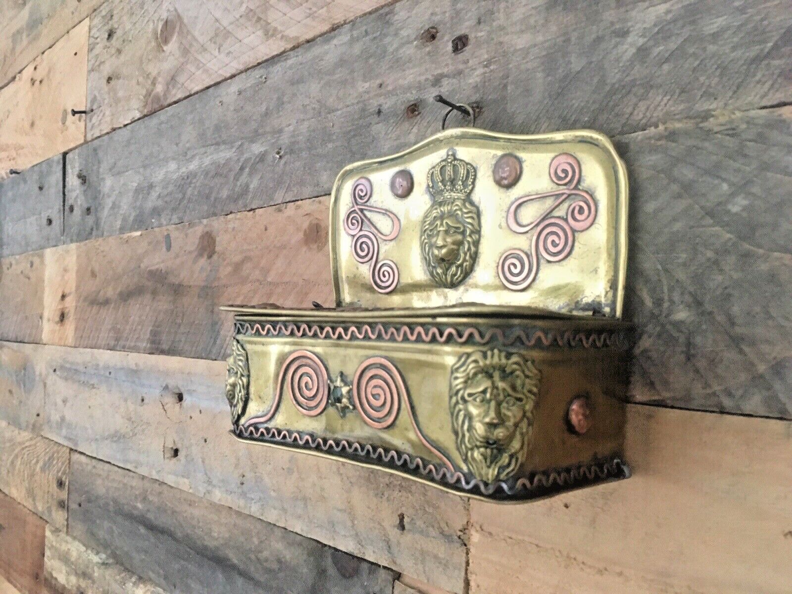 photo vintage Antique 19th Century Dutch Brass & Copper Gothic Lion Mask Fireside Candle Box