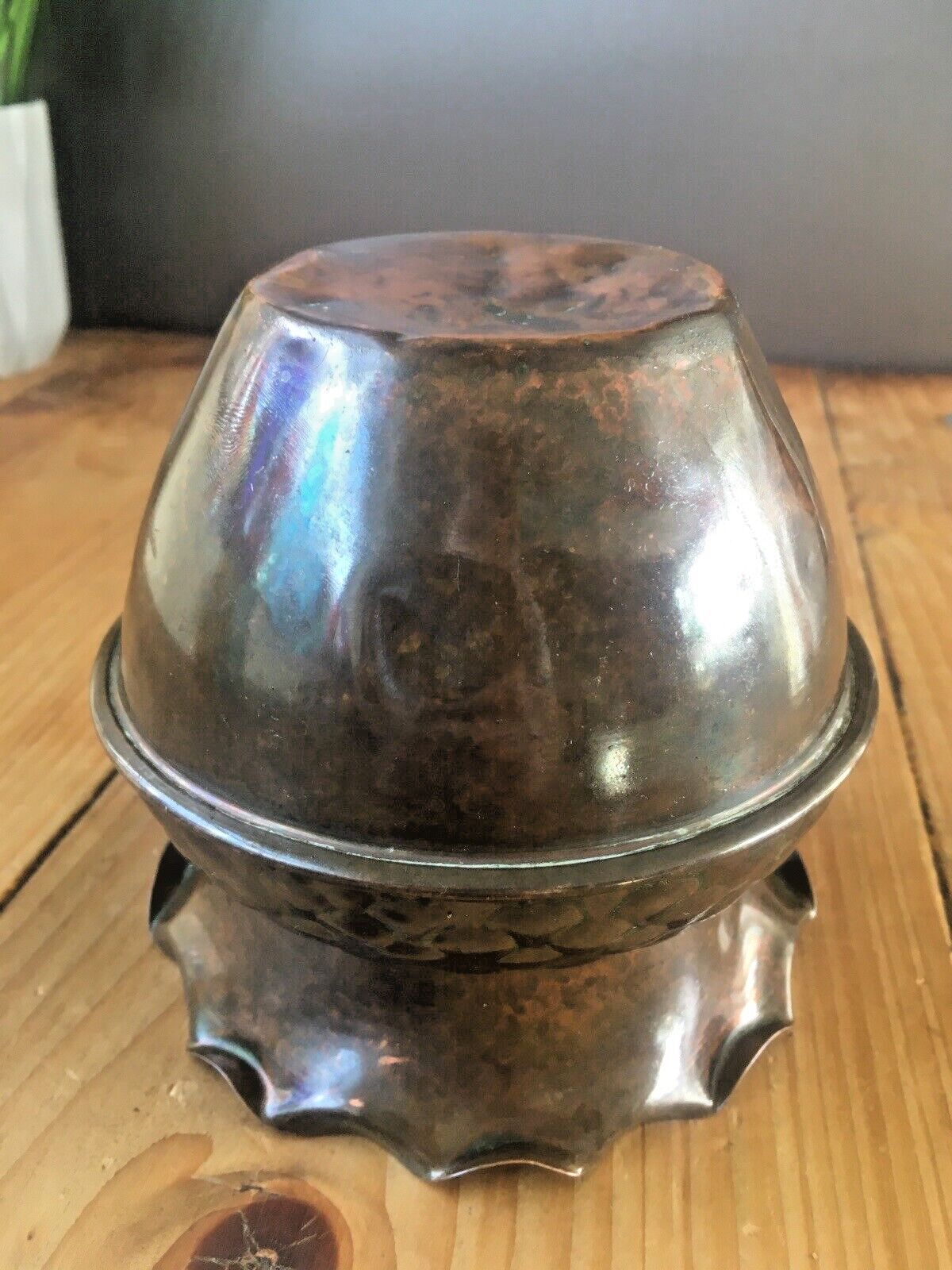 photo furniture Antique Art Nouveau Deco Fish Scale Ruffled Copper Planter Flower Herb Plant Pot