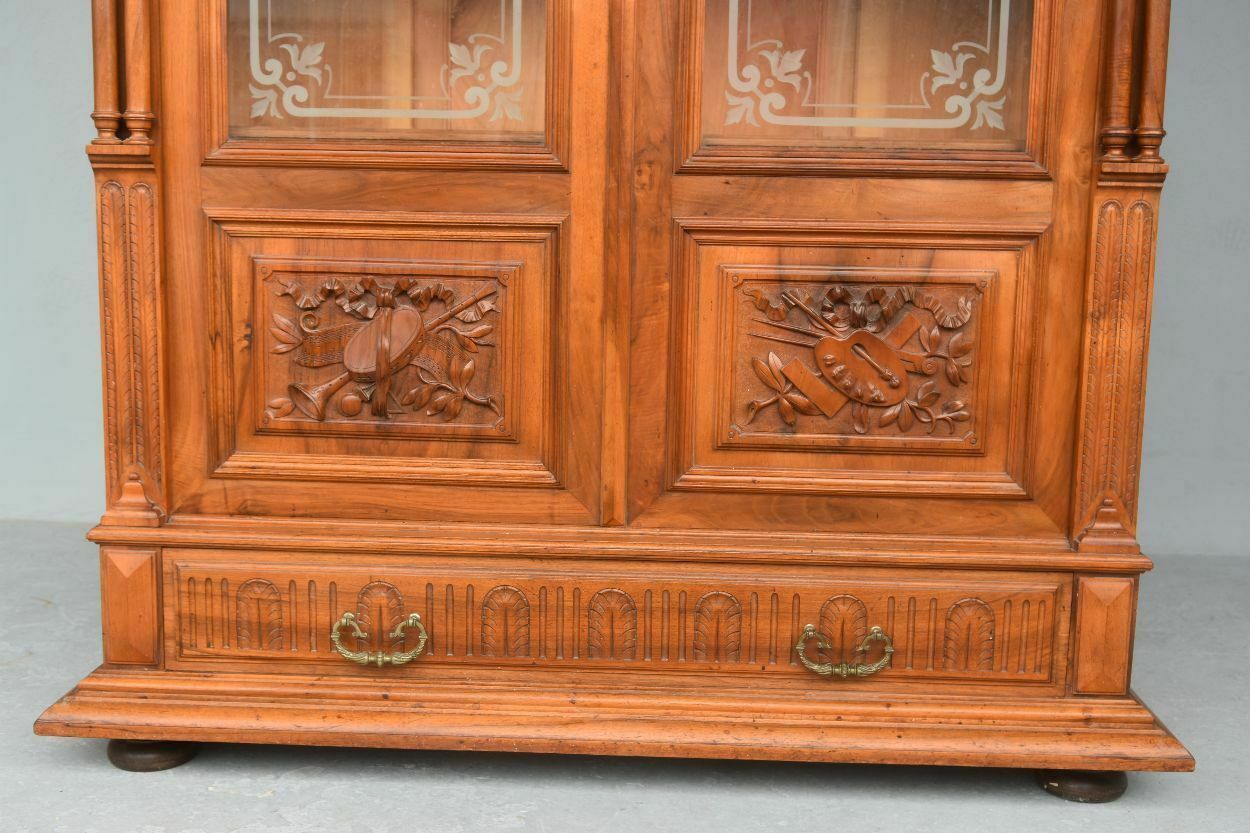 photo furniture Renaissance Style Bookcase In 19th Century Walnut