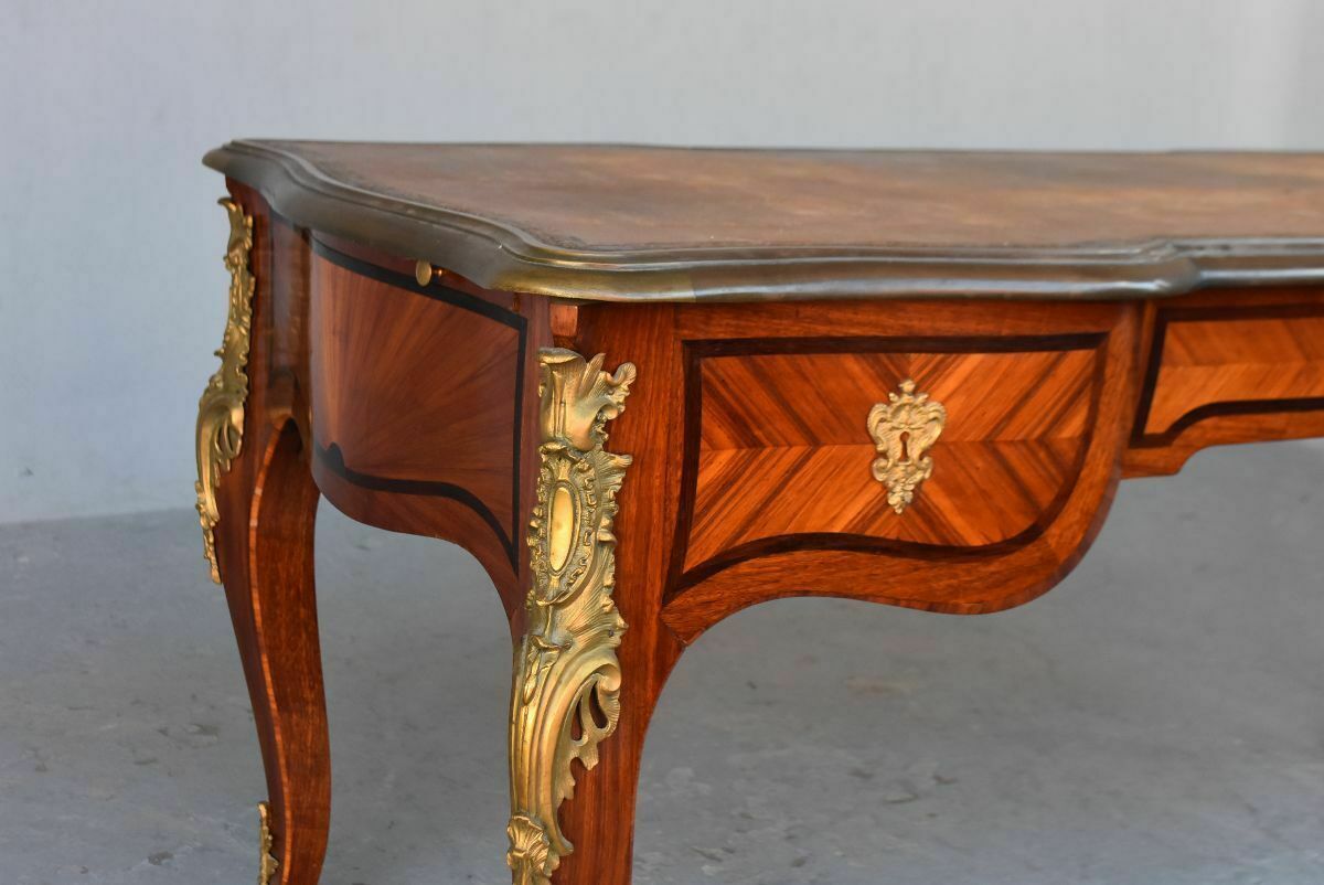 photo vintage Napoleon III Desk With Rich Gilded Bronze Register