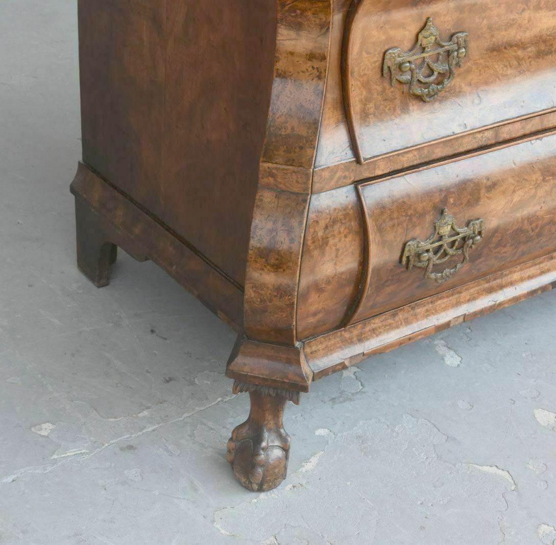 18th Century Dutch Chest Of Drawers In Walnut Burl photo 2484.0