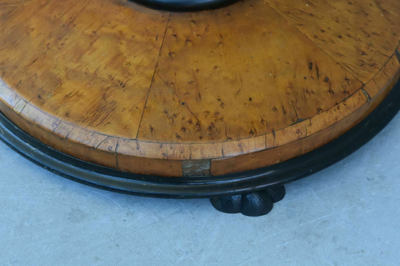 photo vinterior Charles X Barber With Counterweight System
