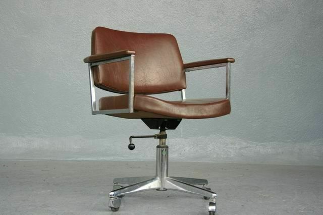 734.0 Leather Executive Chair 1960 Good Condition photo