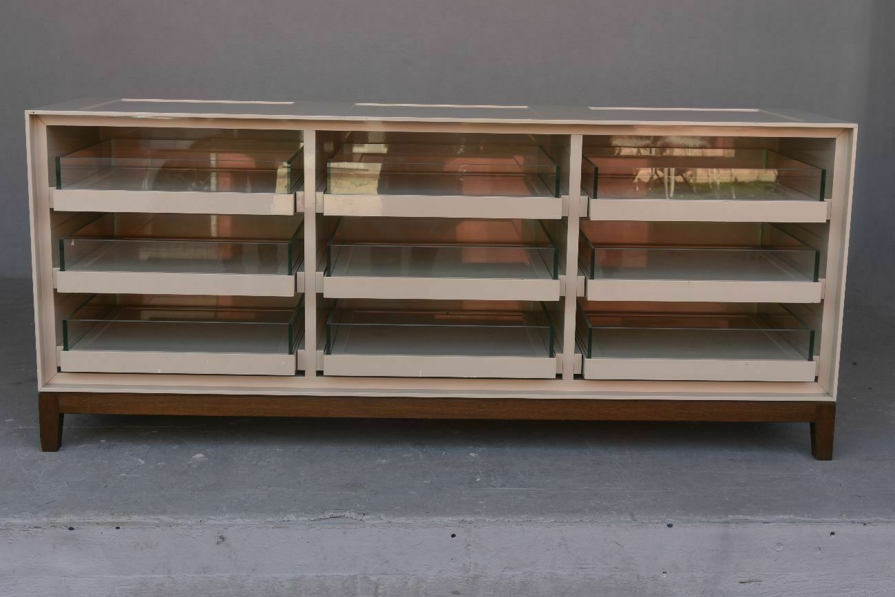 Burberry Cannes Luxury Cream Lacquered Wood Store Bank photo for sale