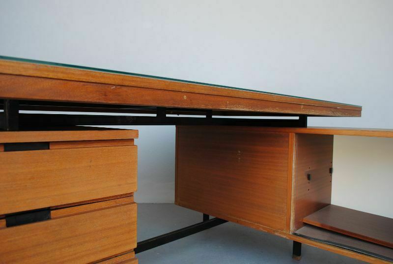 photo furniture Scandinavian Presidential Desk In Teak 1960s
