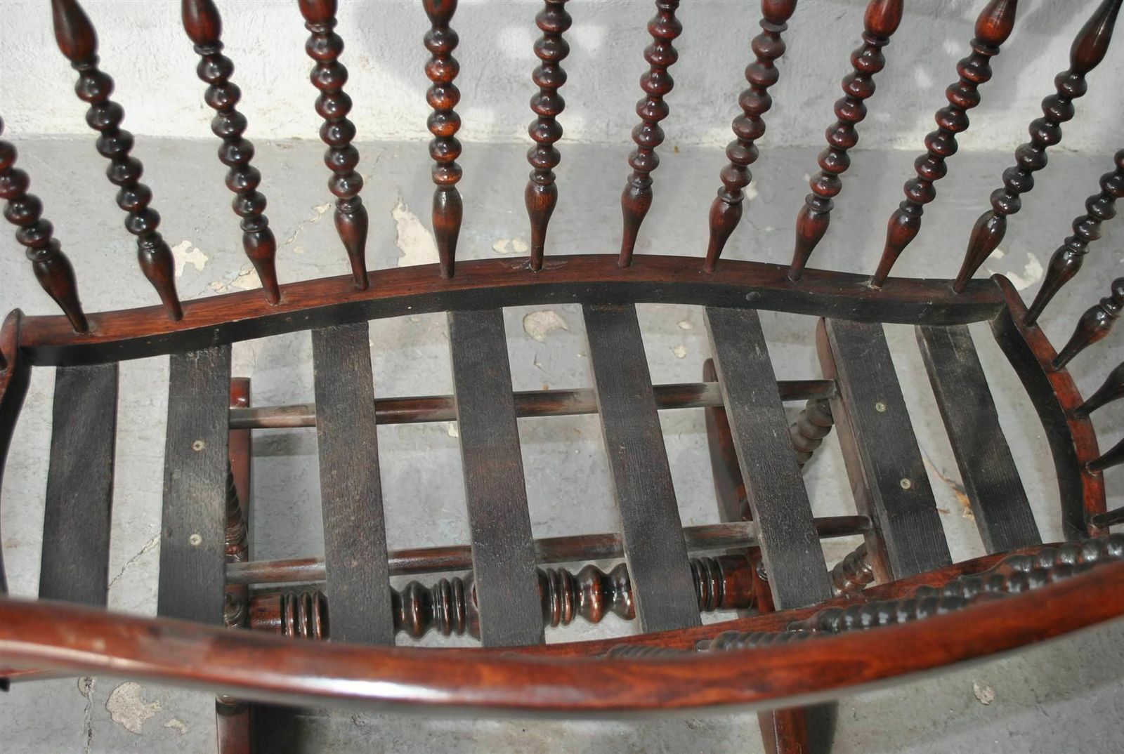 Old Cradle In Mahogany Stained Exotic Wood photo vinterior