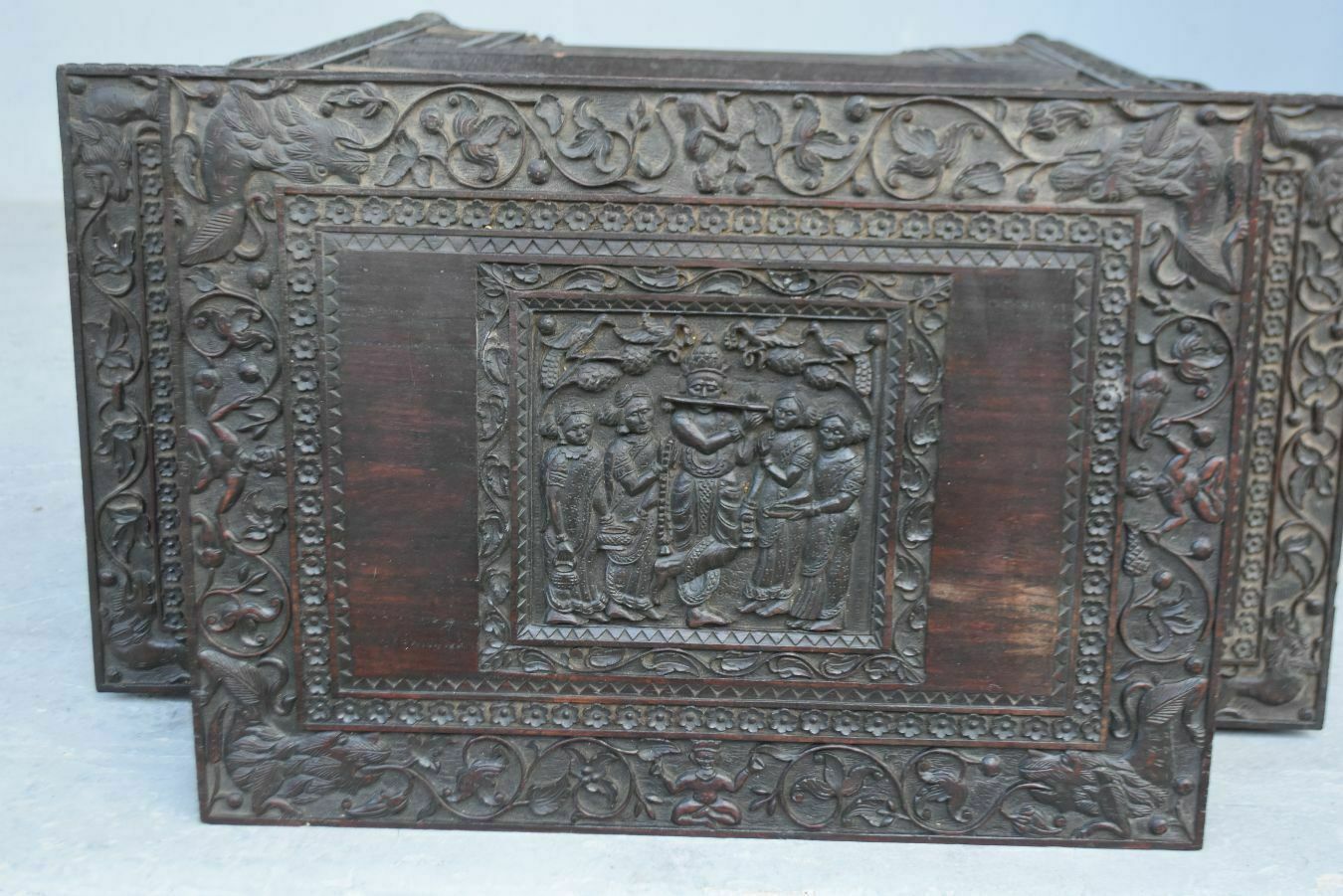 photo vinterior Tea Table End Of Sofa Carved Indian Rosewood 19th Century 2