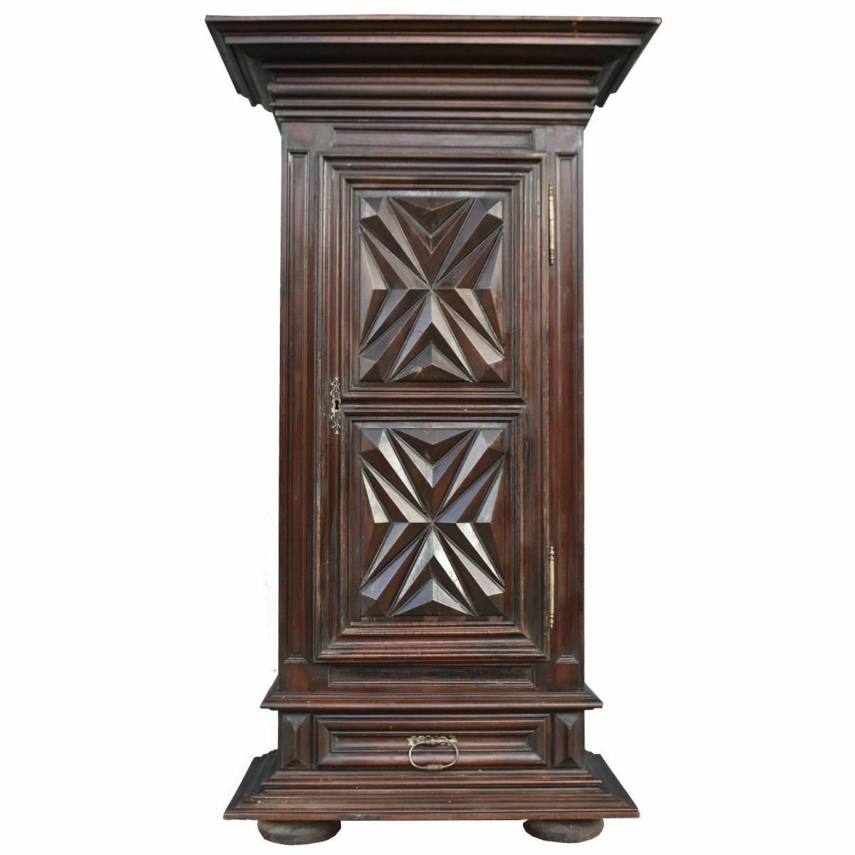 Louis XIII Walnut Bonnetress XVIII