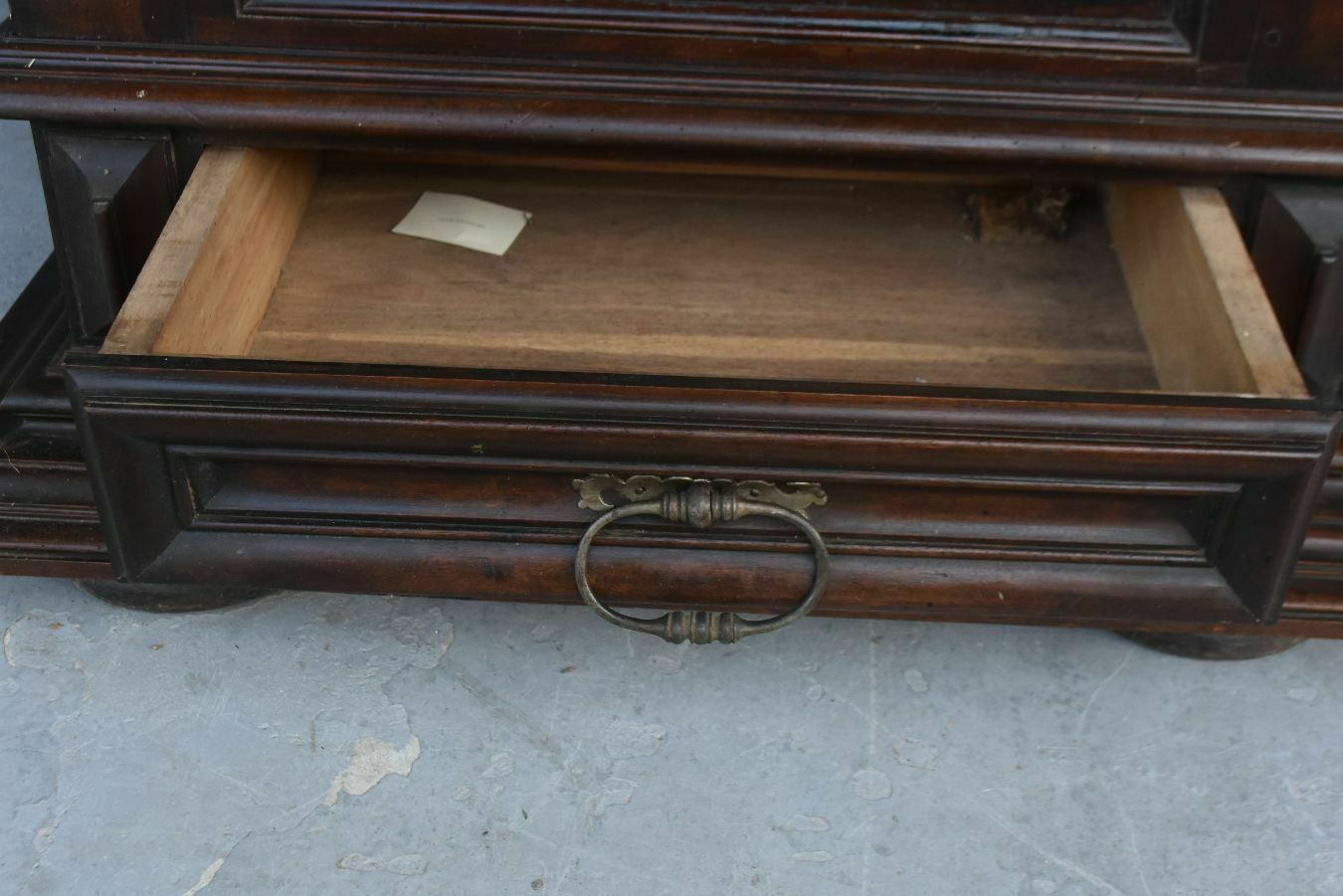 Louis XIII Walnut Bonnetress XVIII photo Furniture