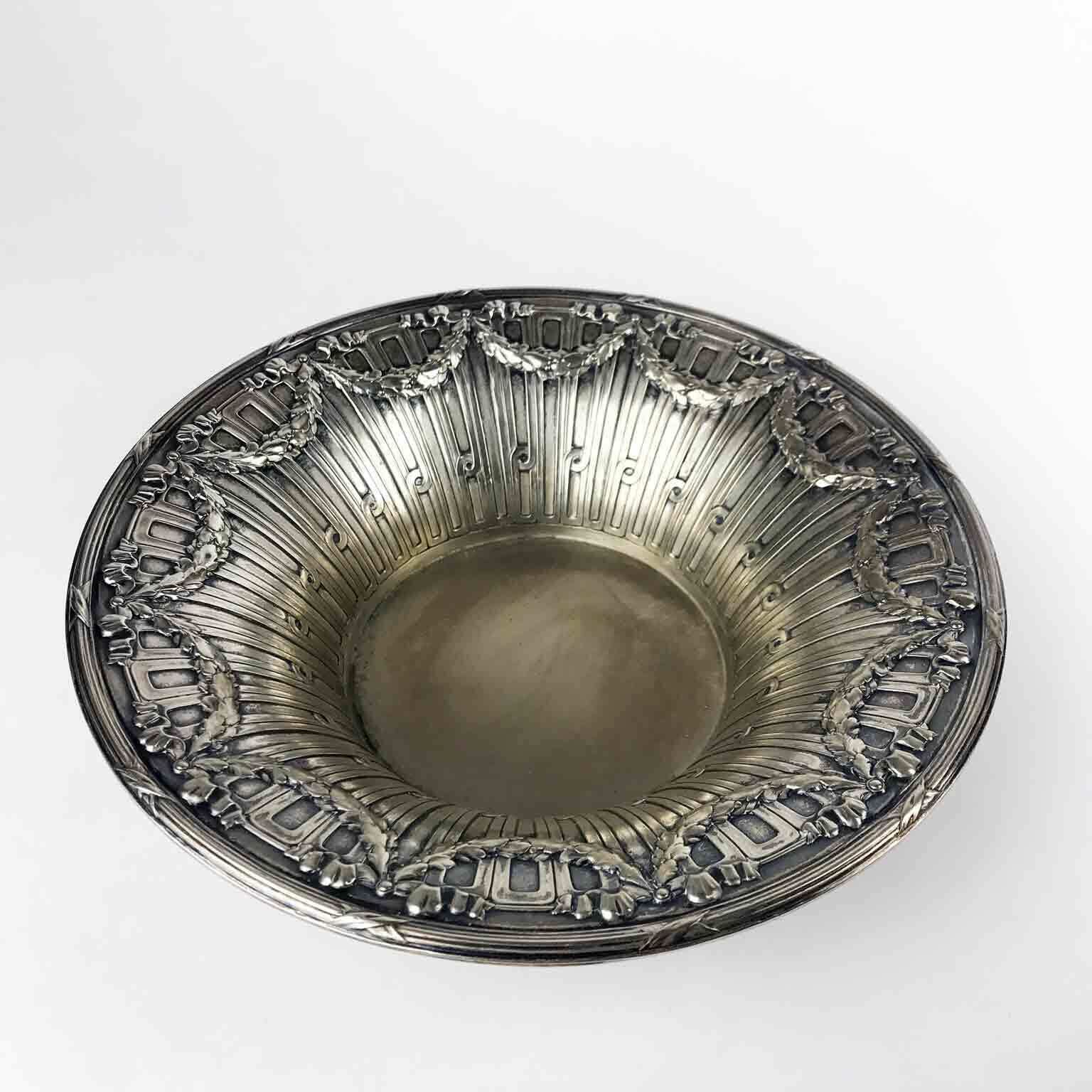 Centerpiece In Embossed Silver Plated photo Home Decor