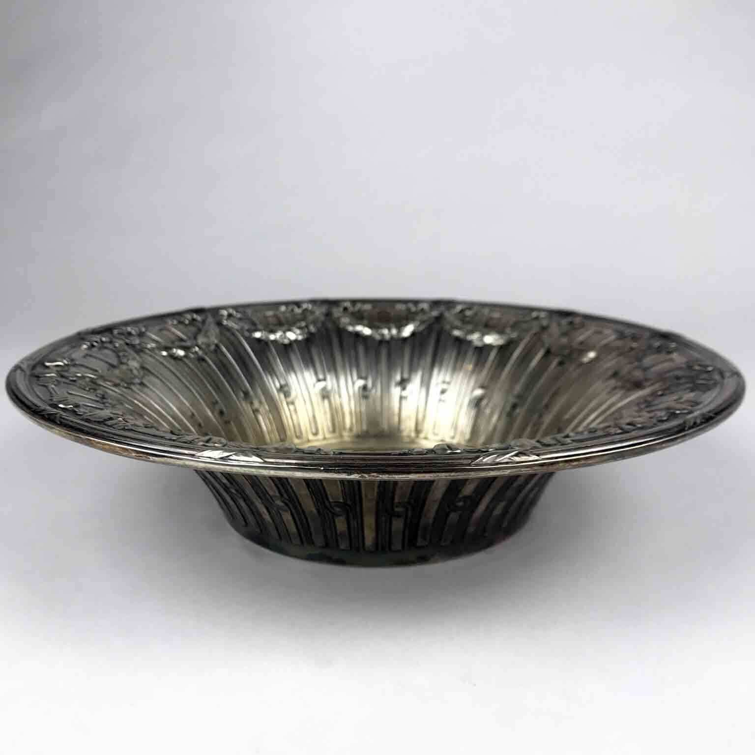 Centerpiece In Embossed Silver Plated photo 166.0