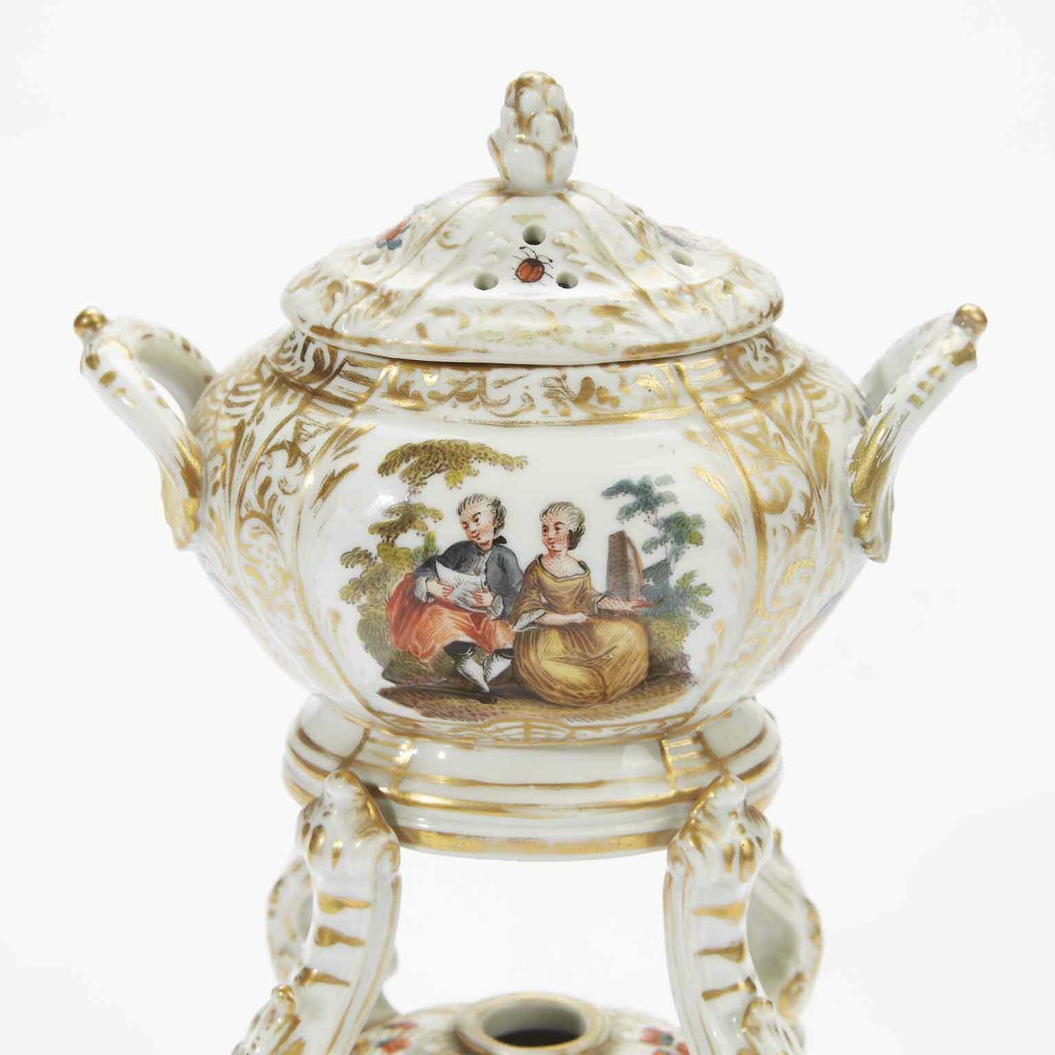 photo vinterior Pair Of Antique German Porcelain Incense Burners From The 1800s