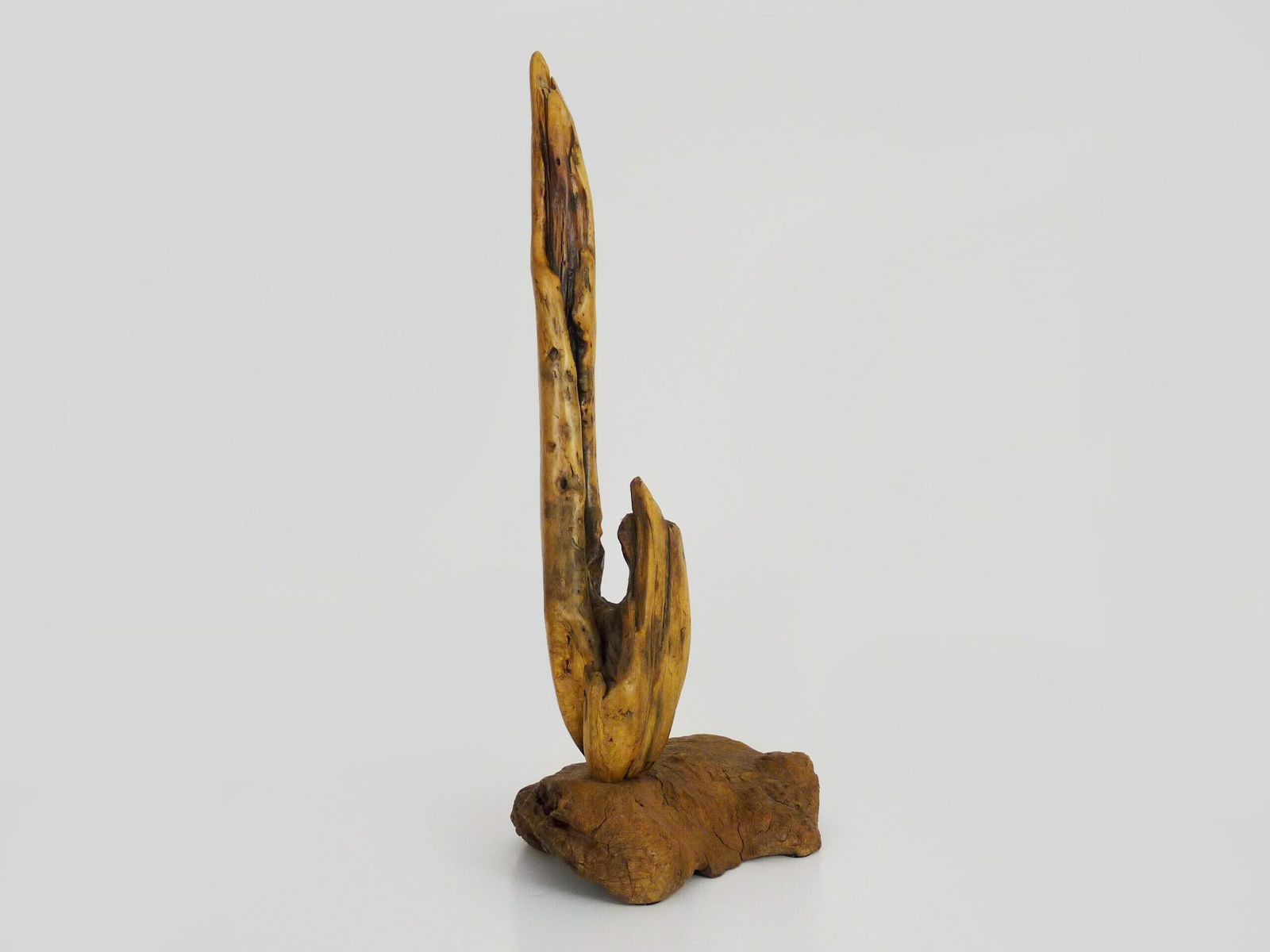 Sculpture en bois abstraite brutaliste. Signée J.M 2010 photo Art