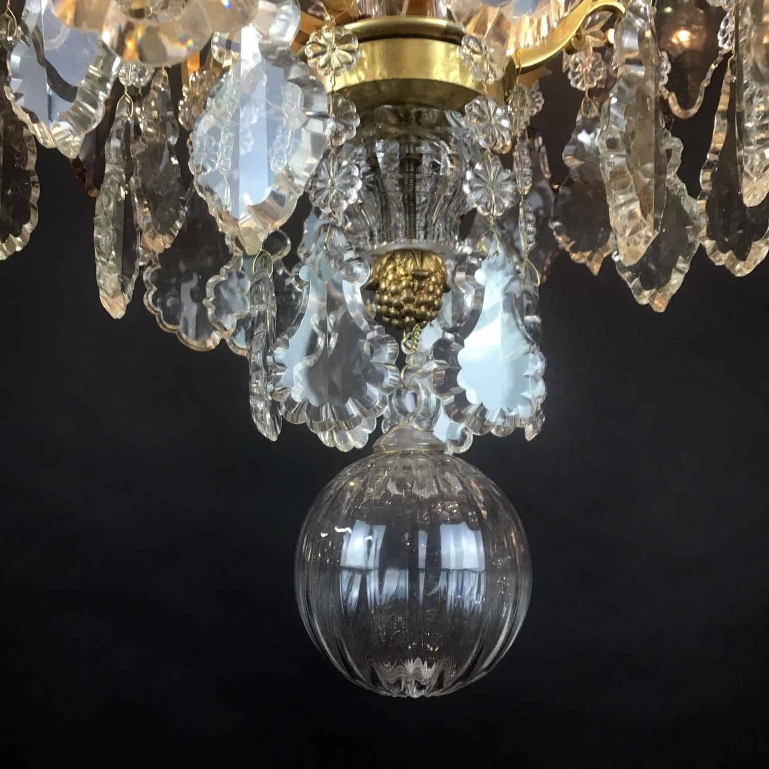 photo vinterior French Chandelier From The Early 1900s In Gilded Bronze And Crystal