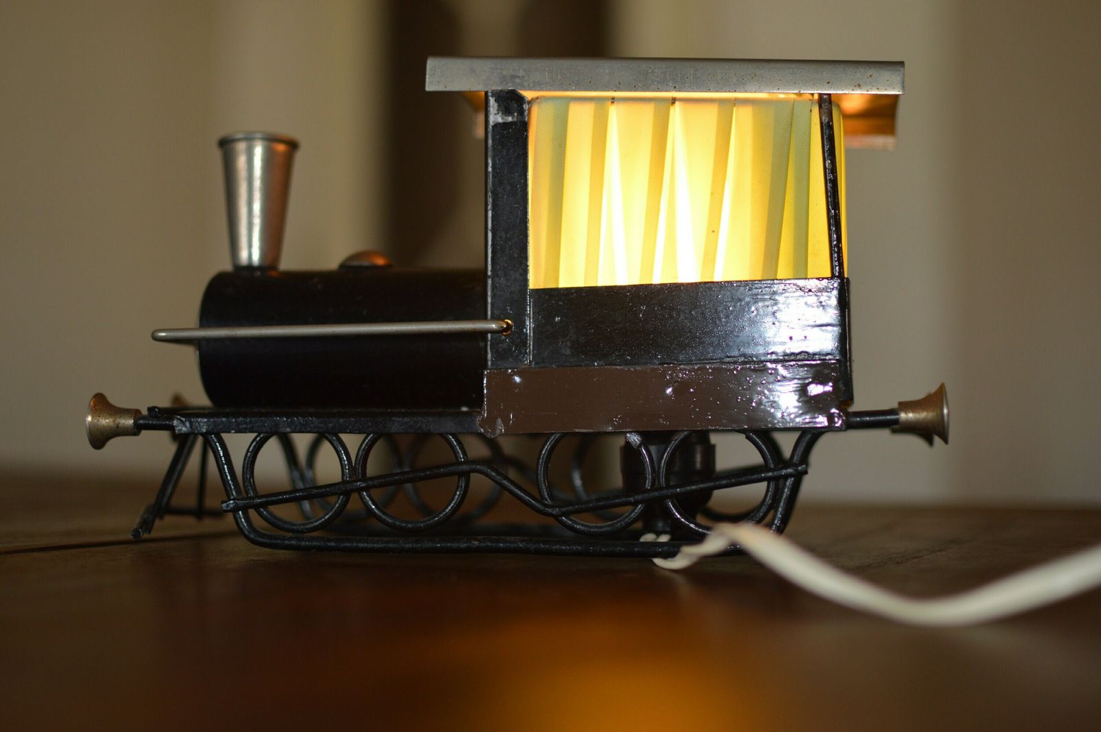 Vintage Table Locomotive Lamp. Lamp Train Vintage Pop Lamp