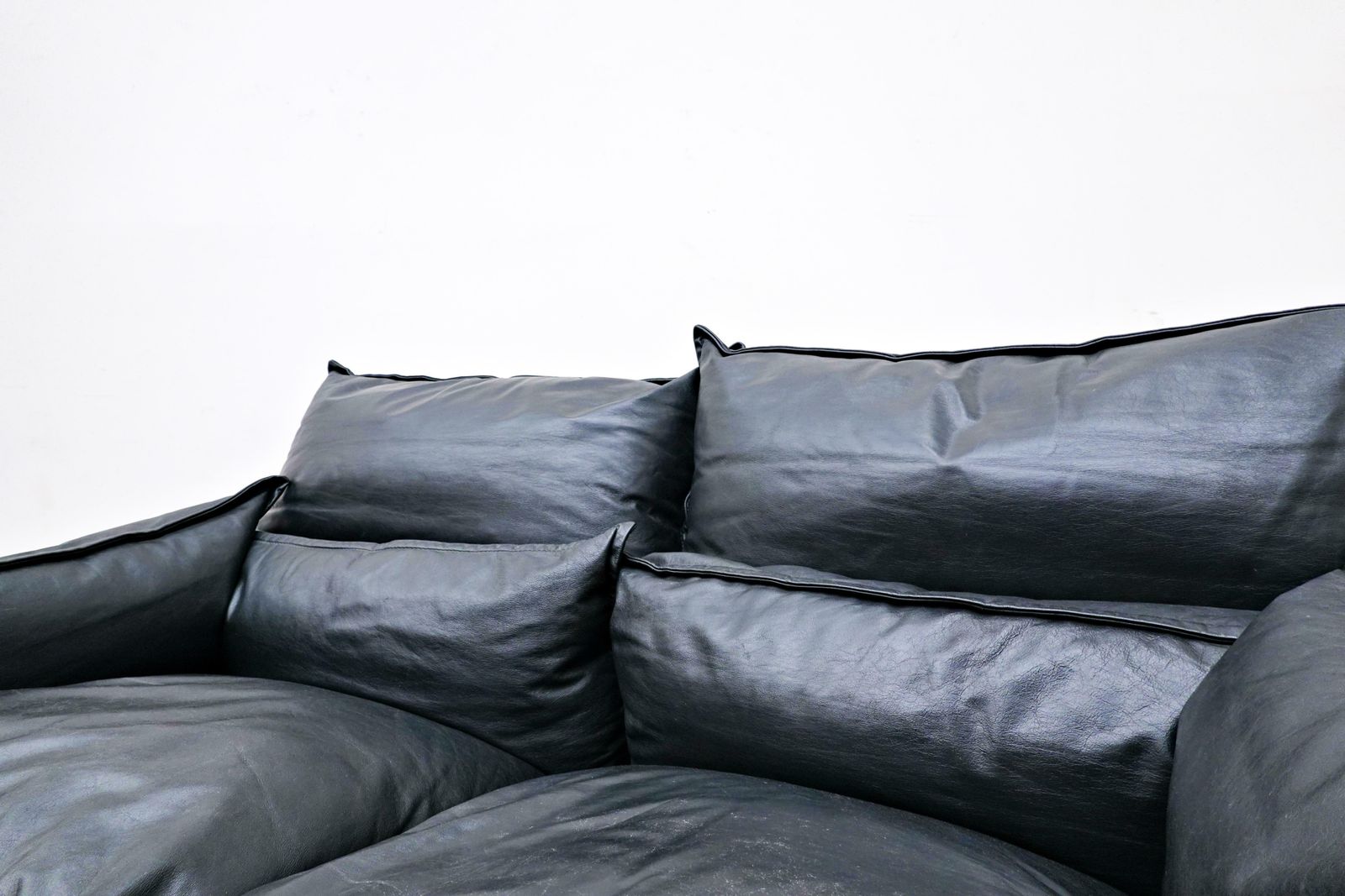 7642.0 Italian Mid Century Modern Black Leather Lounge Set, 1970s photo