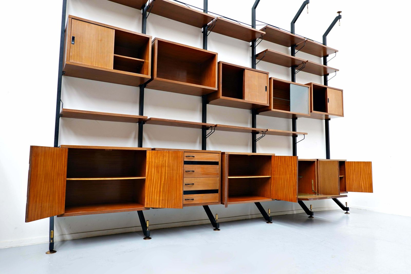 Mid Century Modern Italian Teak Wall Unit By Ico Parisi, 1960s photo vintage