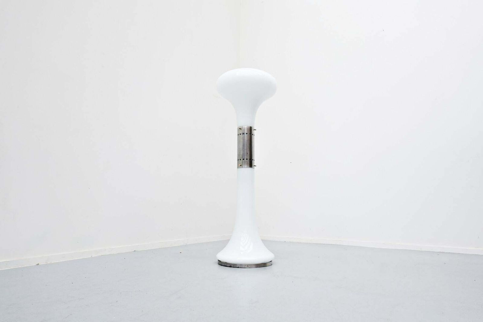 Mid Century Modern Floor Lamp Model ''Soffiato'' By Carlo Nason For Mazzega, 1960s photo furniture