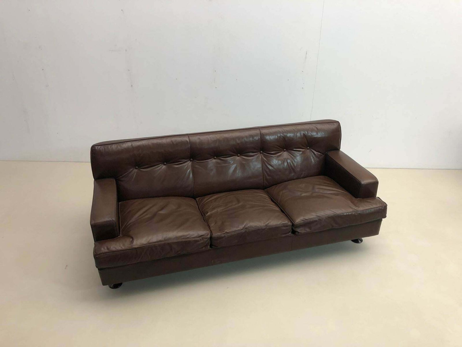 photo furniture Mid Century Brown Leather Square Sofa By Marco Zanuso For Arflex, 1960s