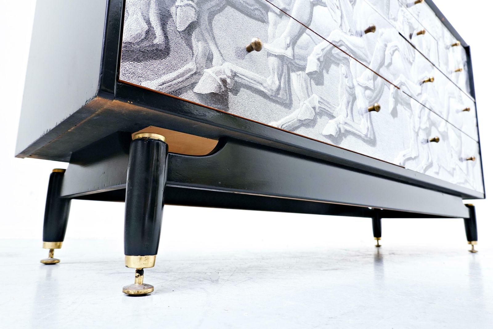 Mid Century Modern Italian Neo Classical Scene Chest Of Drawers photo vinterior