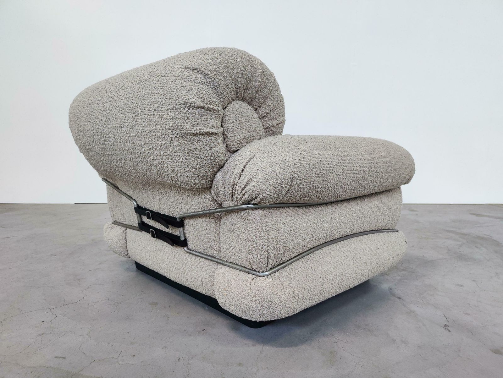Mid Century Modern Pair Of Italian Armchairs, New Upholstery Beige Boucle Fabric photo vintage