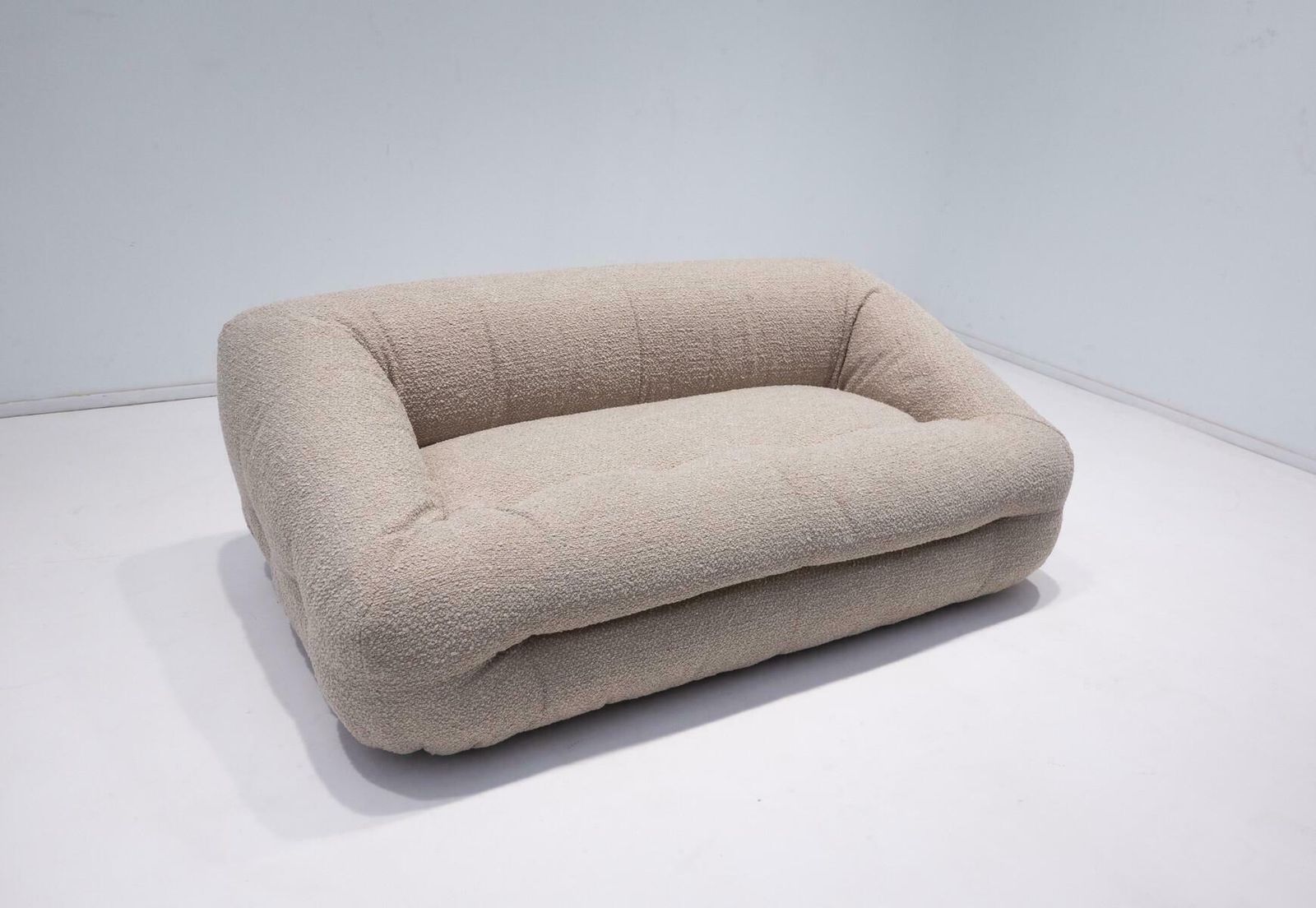 Mid Century Modern Italian Sofa, Beige Boucle Fabric, Italy, 1960s photo vintage