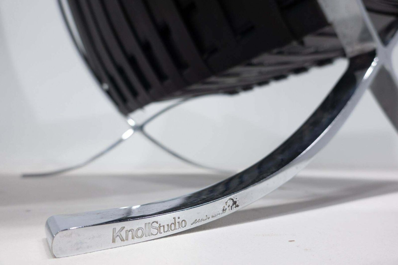Pair Of Black Leather Barcelona Chairs By Mies Van Der Rohe For Knoll, 1960s photo buy