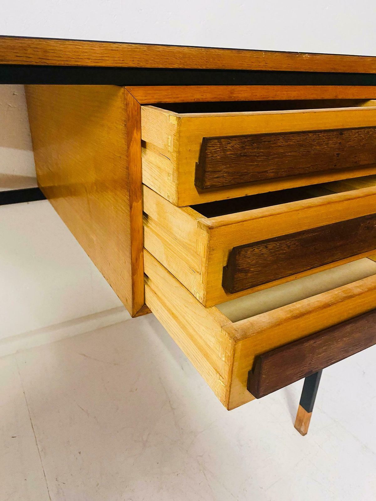 Mid Century Modern Wooden Desk, Italy, 1960s photo vinterior