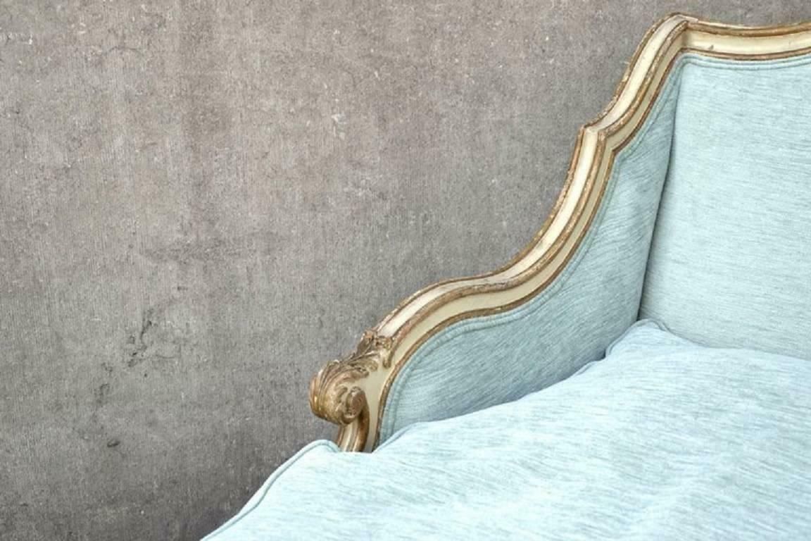 Elegant 18th Century Tuscan Rococo Daybed, Newly Upholstered photo furniture