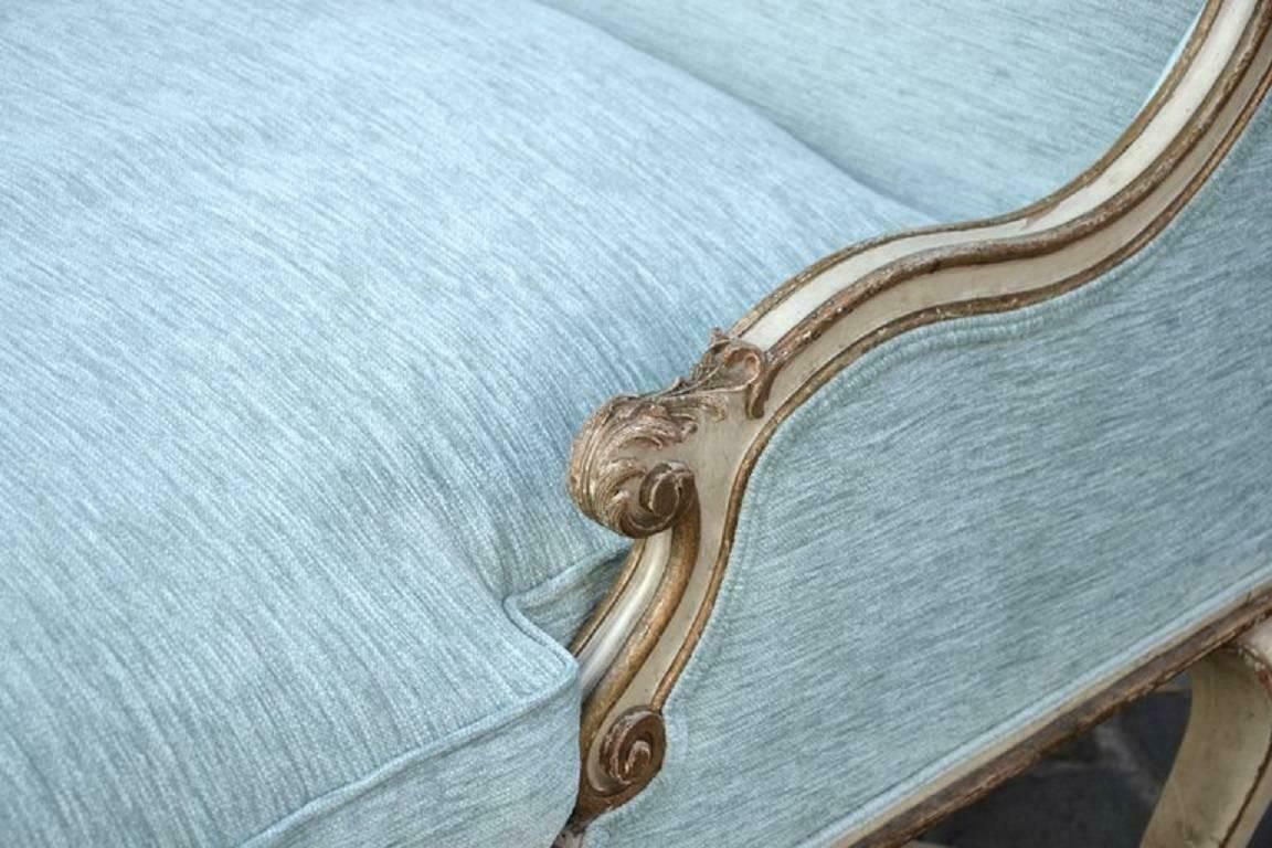 Elegant 18th Century Tuscan Rococo Daybed, Newly Upholstered photo Furniture