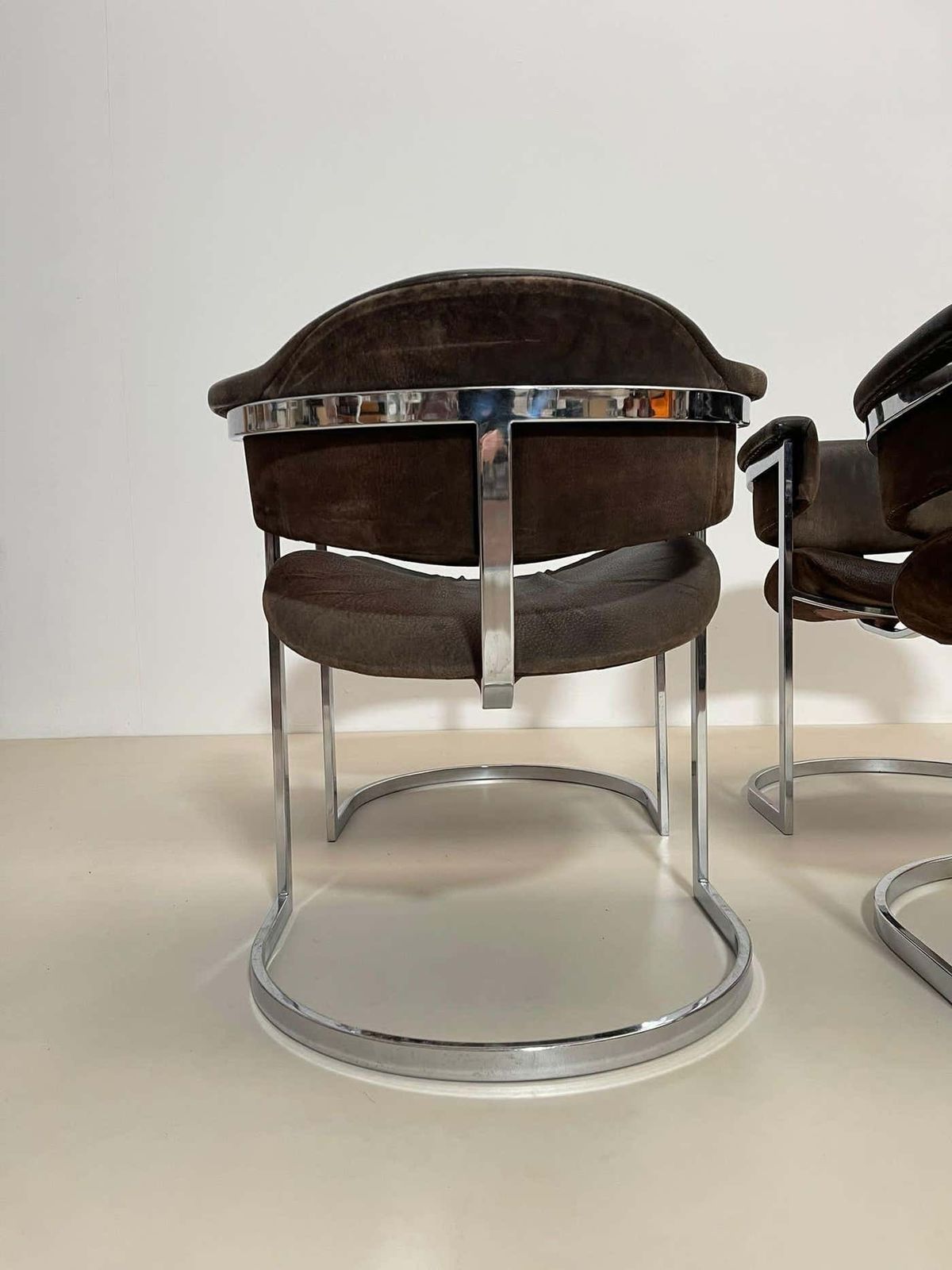 photo vinterior Pair Of Chrome & Leather Armchairs By Vittorio Introini For Mario Sabot, 1970s