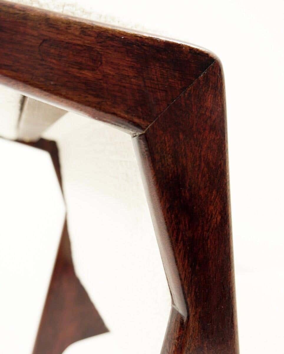 photo furniture Set Of 4 Mid Century Modern Italian Chairs, Wood And White Fabric, 1960s