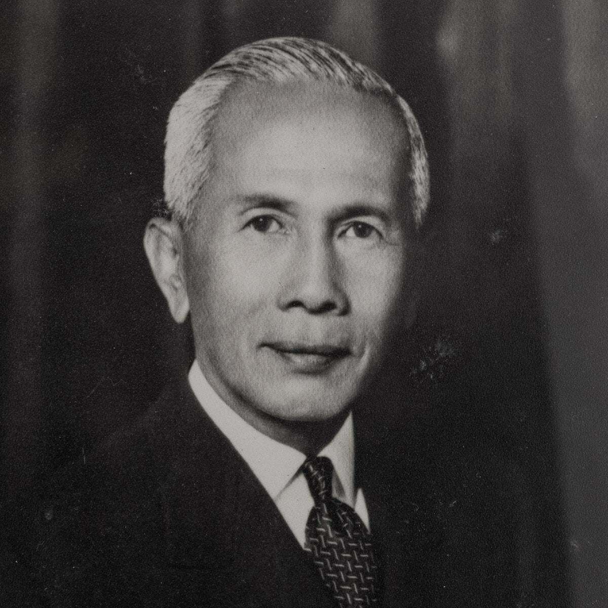 photo furniture 20th Century Thailand Solid Silver & Niello Photo Frame, Bangkok, C.1957