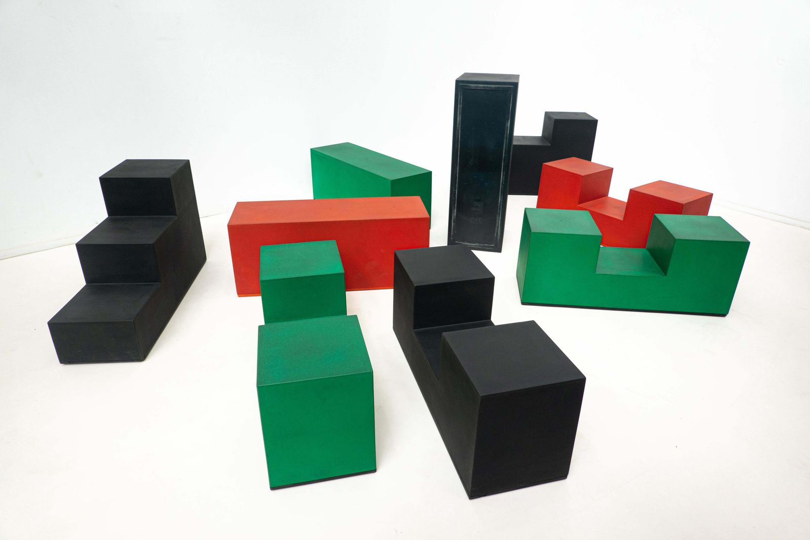 Mid Century Modern Set Of 9 "Gli Scacchi" Pieces By Mario Bellini For B&B Italia photo 9022.0