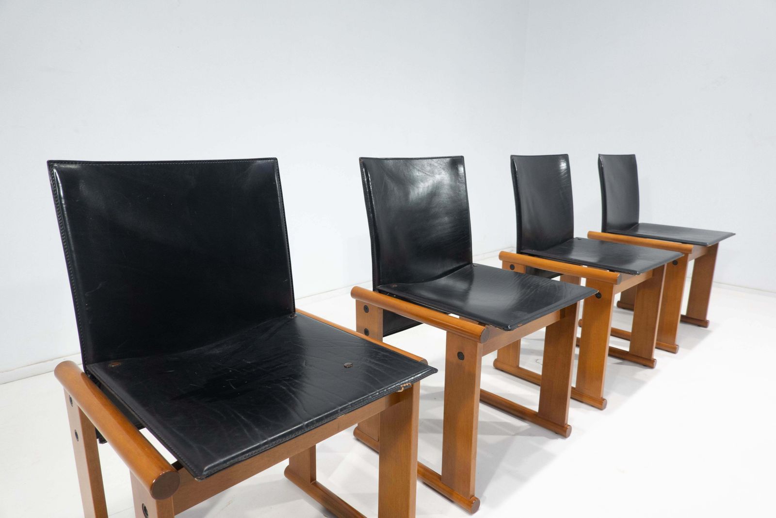 Mid Century Modern Set Of 4 Chairs By Afra And Tobia Scarpa, Italy, 1960s photo Furniture