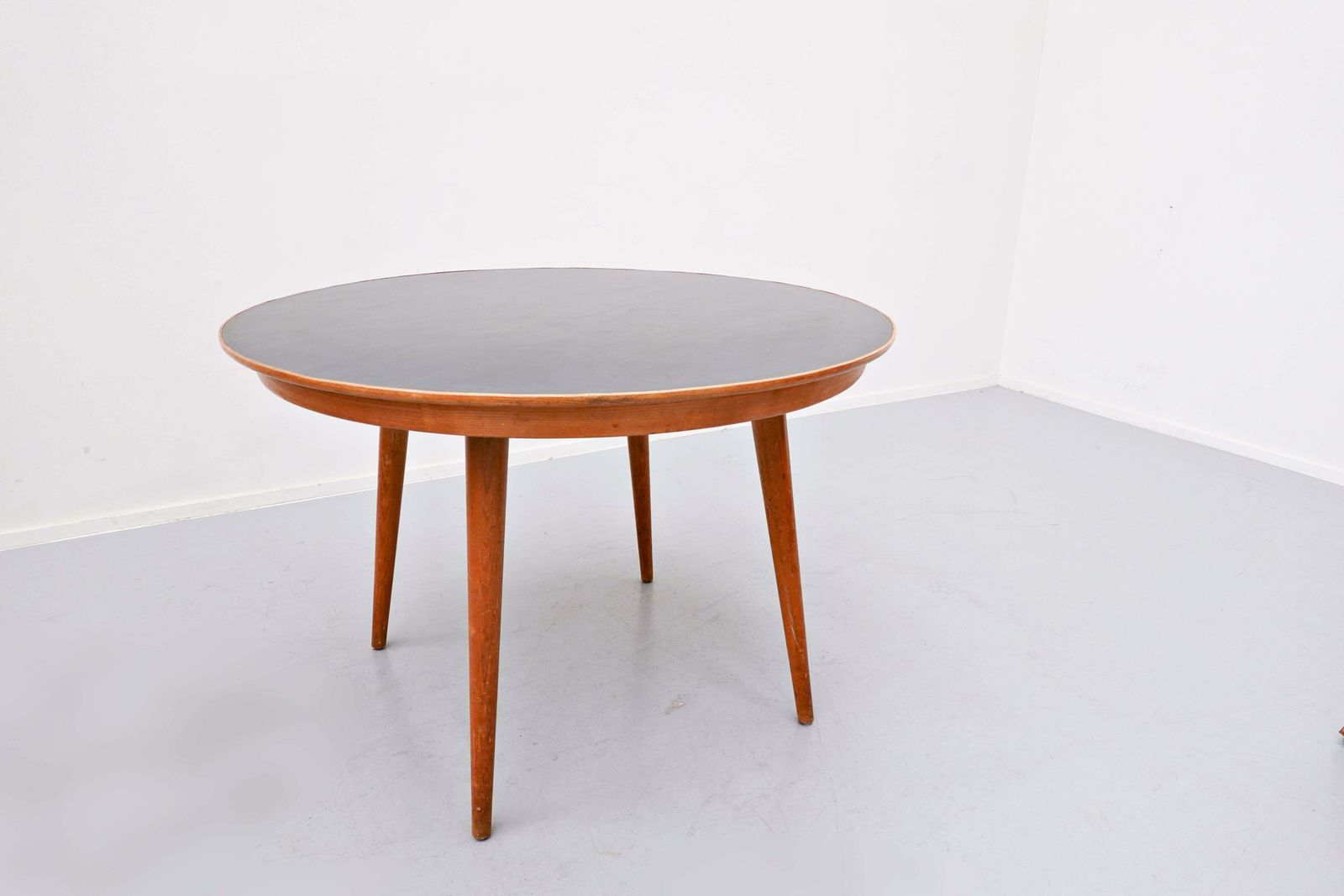Mid Century Modern Coffee Table Model "Dreirundtisch" By Max Bill, Swiss 1949 photo vinterior