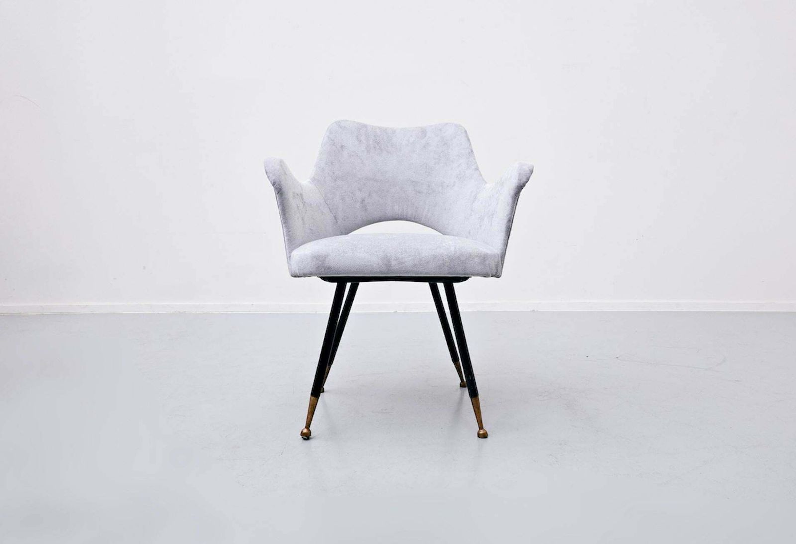 photo vinterior Mid Century Modern Pair Of Italian Armchairs, Velvet, 1950s