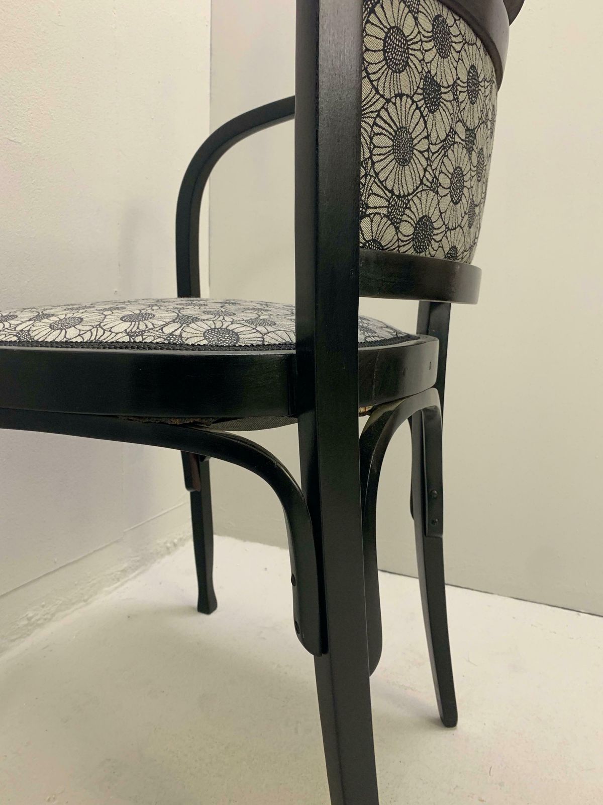 Pair Of Armchairs By Otto Wagner photo vinterior