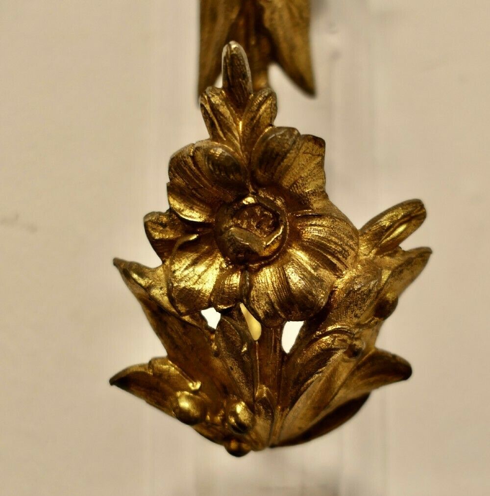 A Pair Of Large French Rococo Ormalu Curtain Curtain Tie Backs photo 720.0
